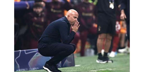 Den nederlandske treneren Sloters tilfeldige signeringer har ført Liverpool opp i en rekke motganger.